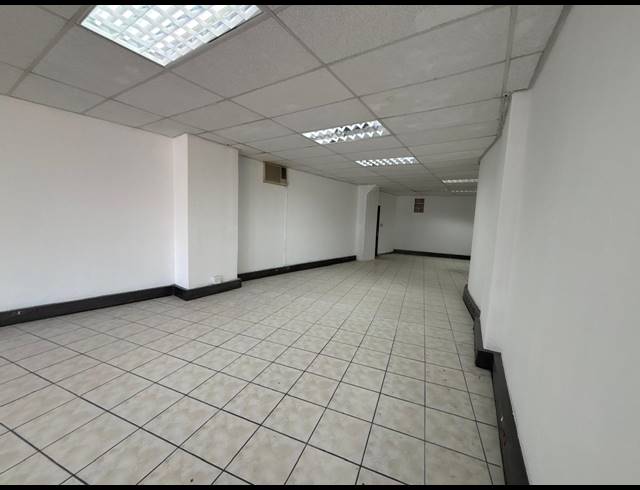 118M² OFFICE TO LET IN TYGER VALLEY